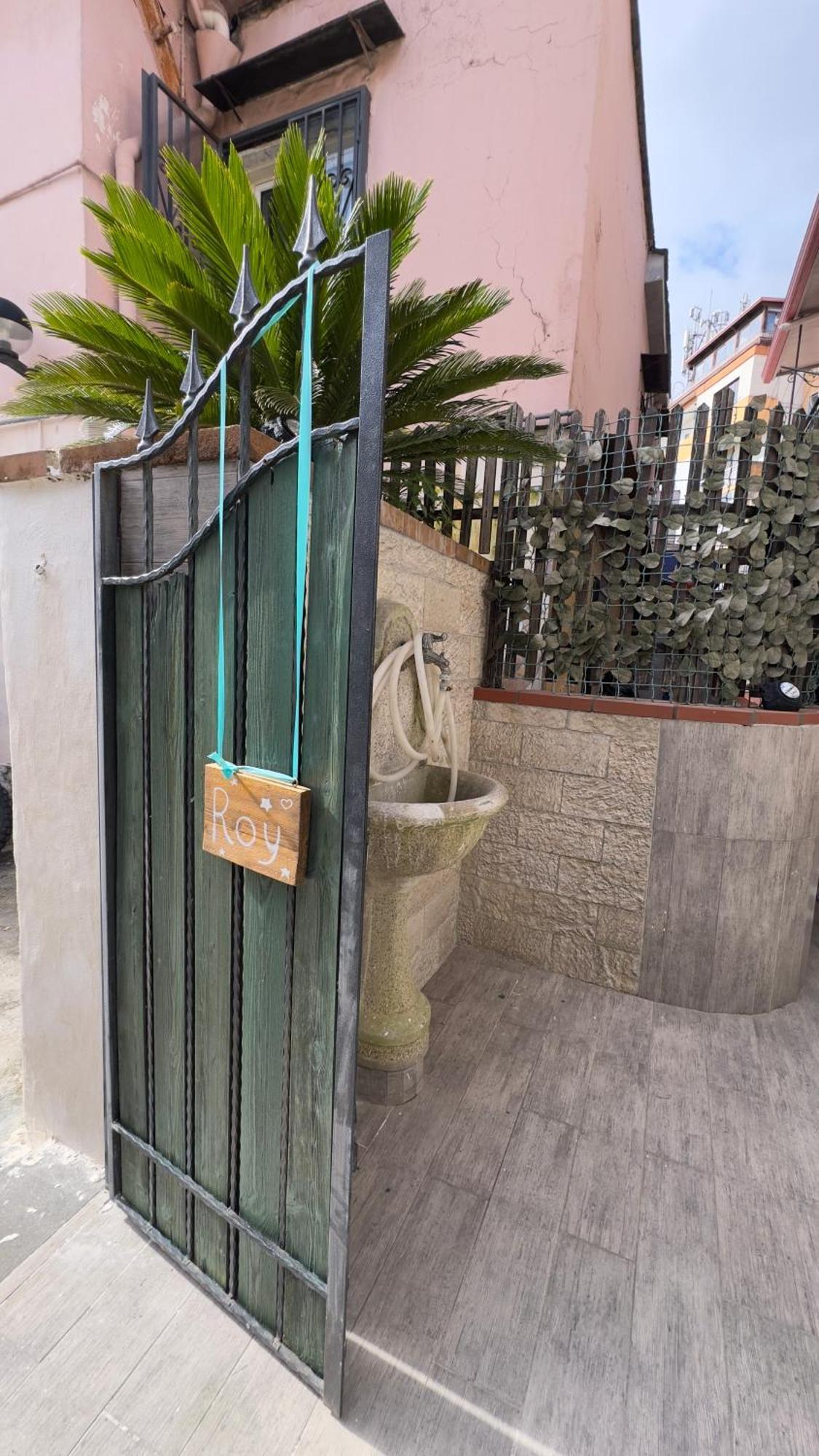 La Casa Di Roy Apartment
